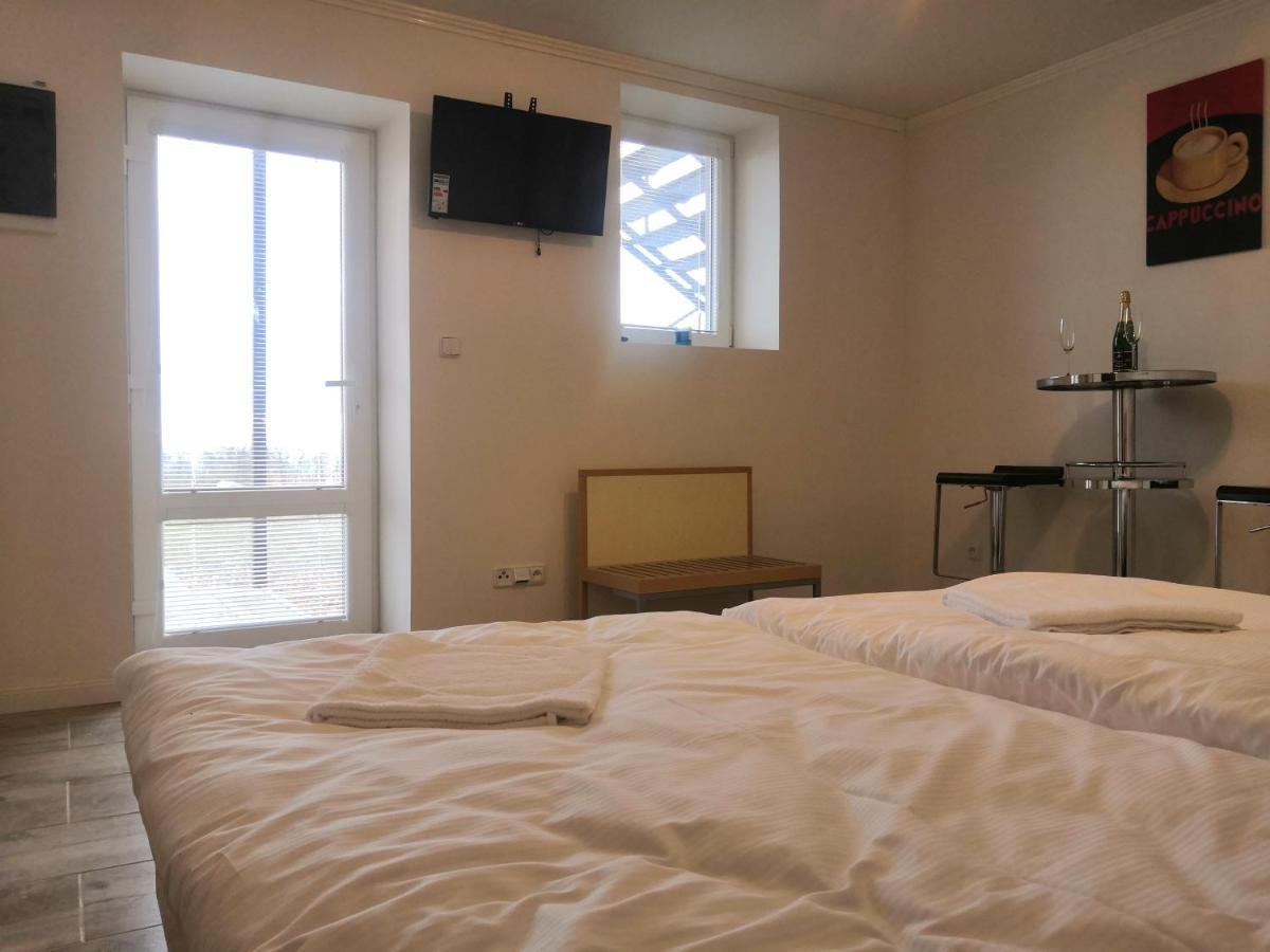 Vehlovice Apartments Mělník 외부 사진